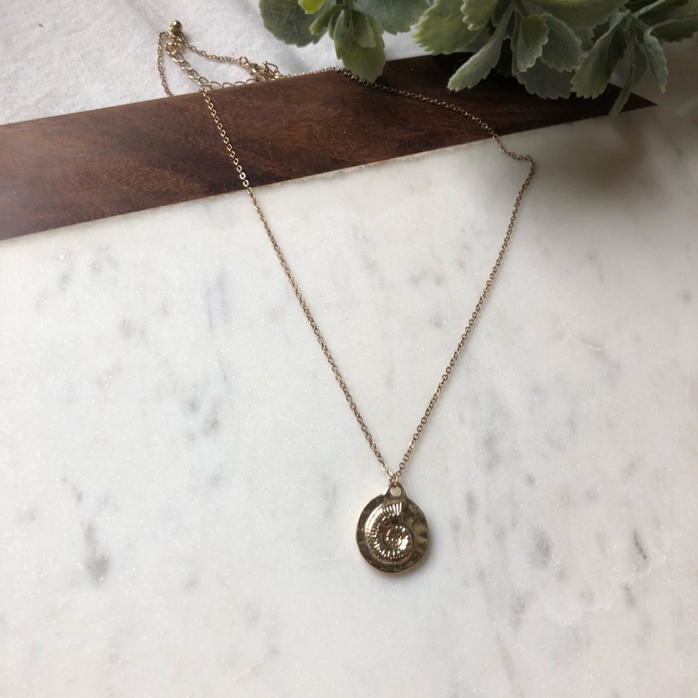 Hammered Seashell Pendant Necklace - Picture 2 of 6